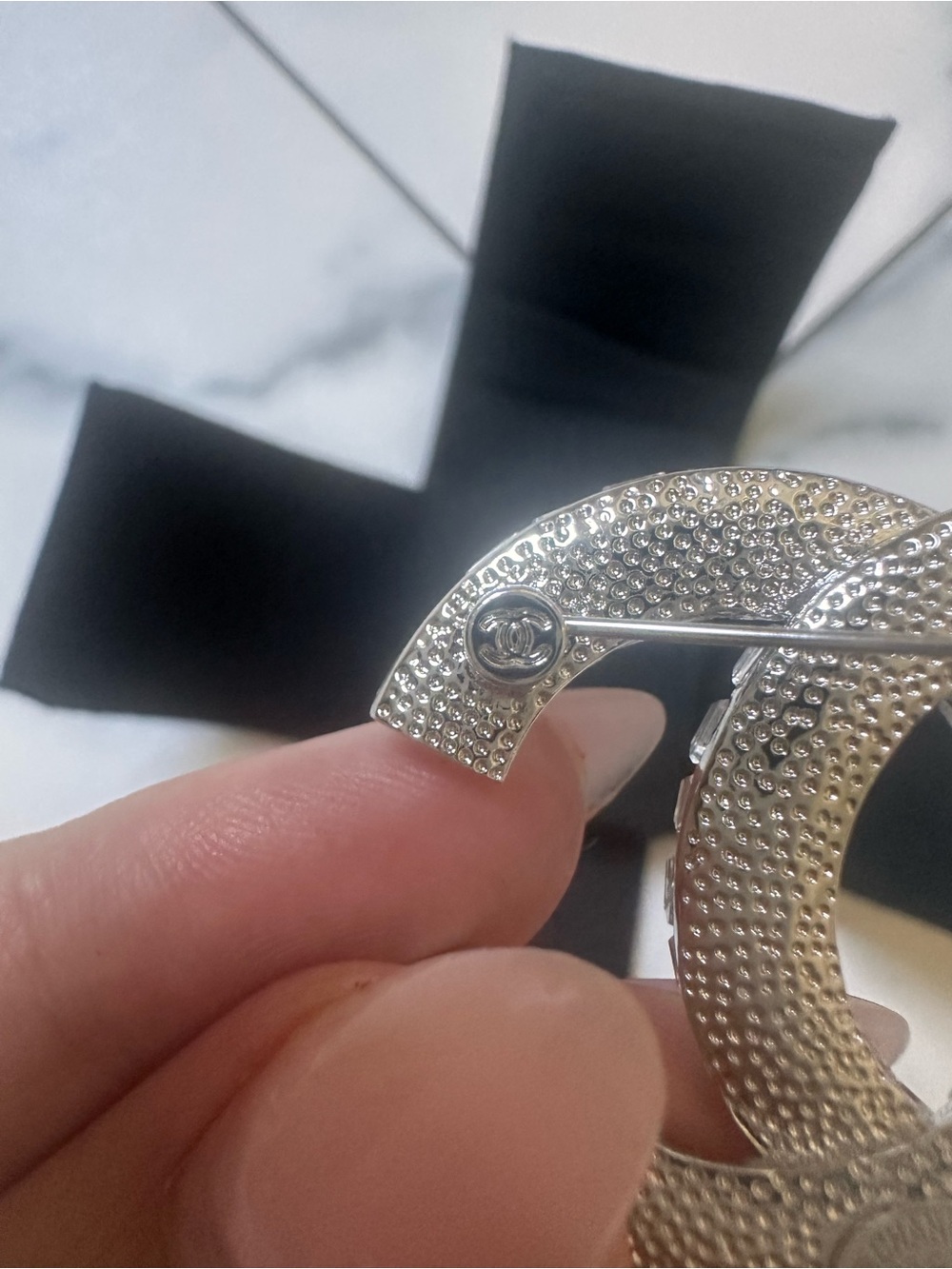 Chanel crystal brooch - Picture 12 of 13